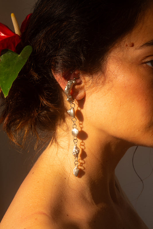 Poza + Conchas Ear Cuff